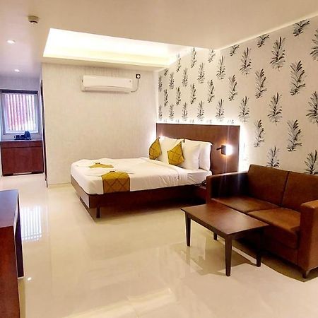 Hotel Madhuban Silvassa Eksteriør bilde