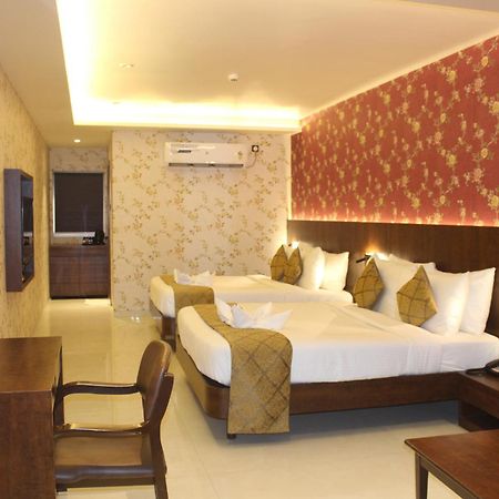 Hotel Madhuban Silvassa Eksteriør bilde