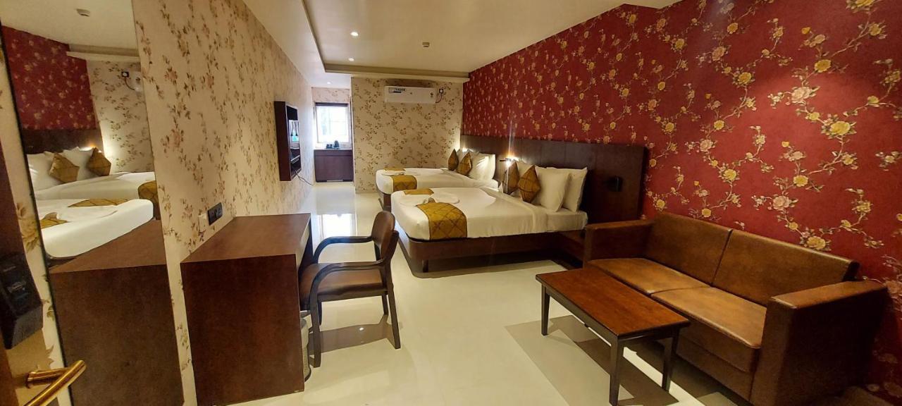 Hotel Madhuban Silvassa Eksteriør bilde