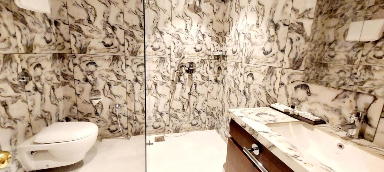 Hotel Madhuban Silvassa Eksteriør bilde