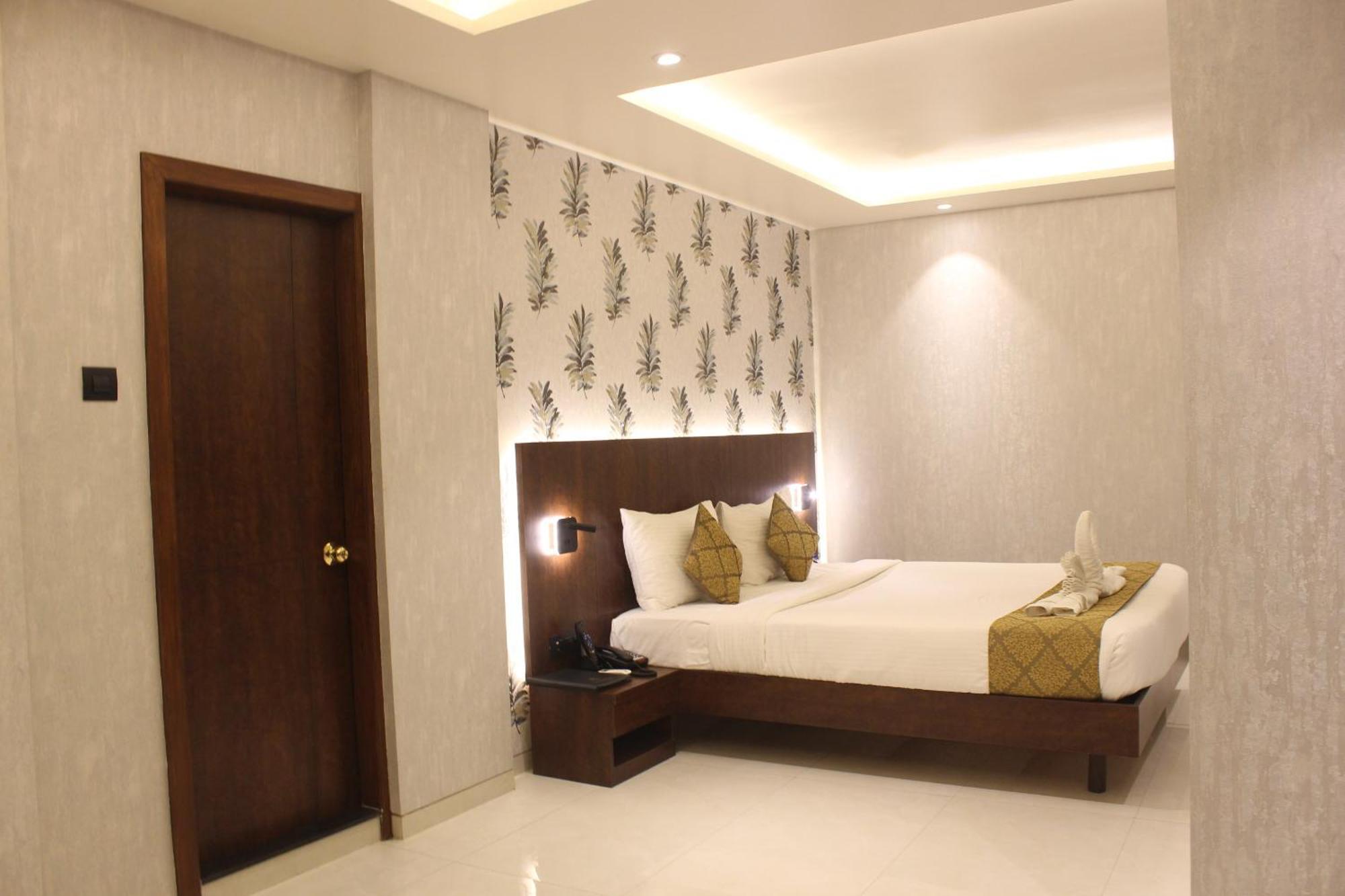 Hotel Madhuban Silvassa Eksteriør bilde