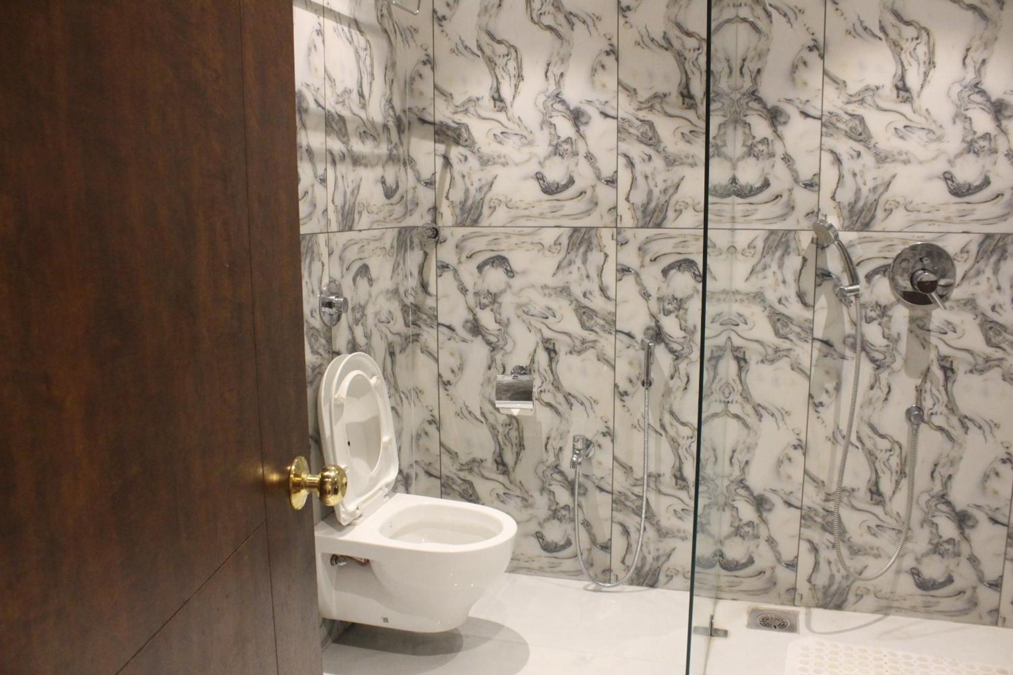 Hotel Madhuban Silvassa Eksteriør bilde